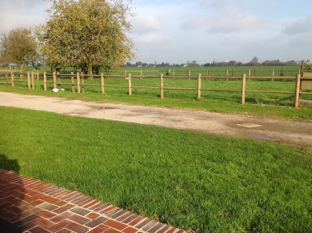 Le Saint Aubin- Maison D Hotes Dans Ce Monastere Du 16 Siecle Amfreville-la-Campagne Luaran gambar
