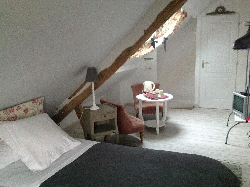 Le Saint Aubin- Maison D Hotes Dans Ce Monastere Du 16 Siecle Amfreville-la-Campagne Bilik gambar
